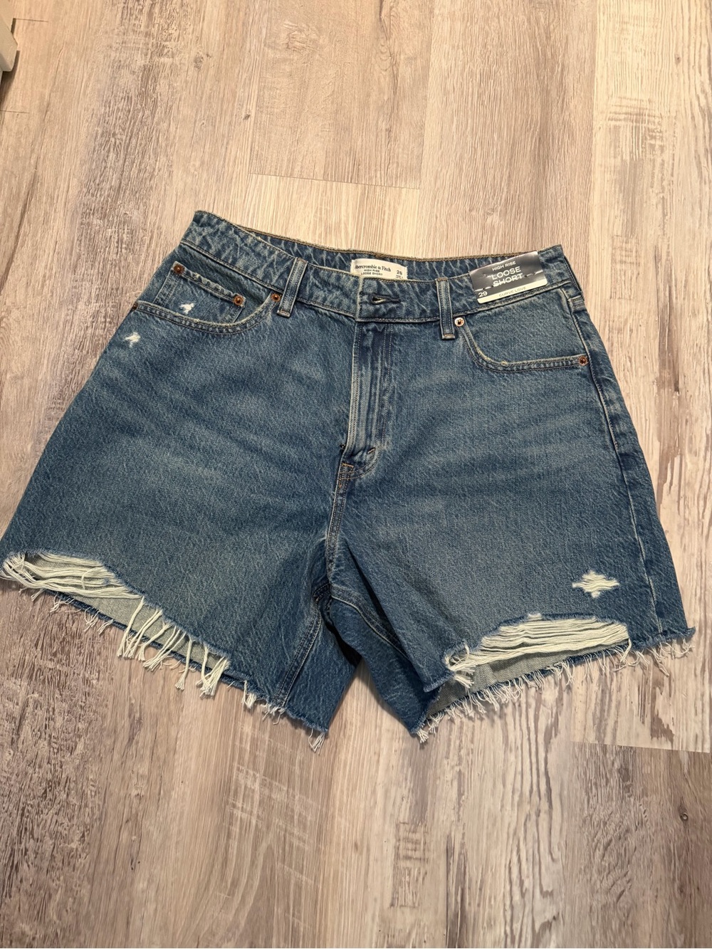 NWT Abercrombie & Fitch High Rise Loose Short Sz 29
